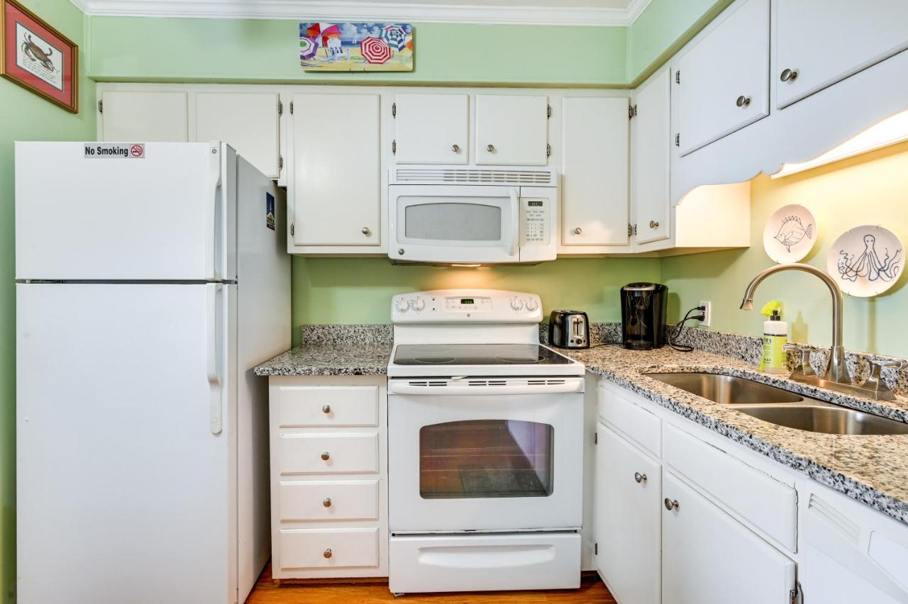 Coastal Murrells Inlet Condo With Balcony! شاطئ ميرتل المظهر الخارجي الصورة